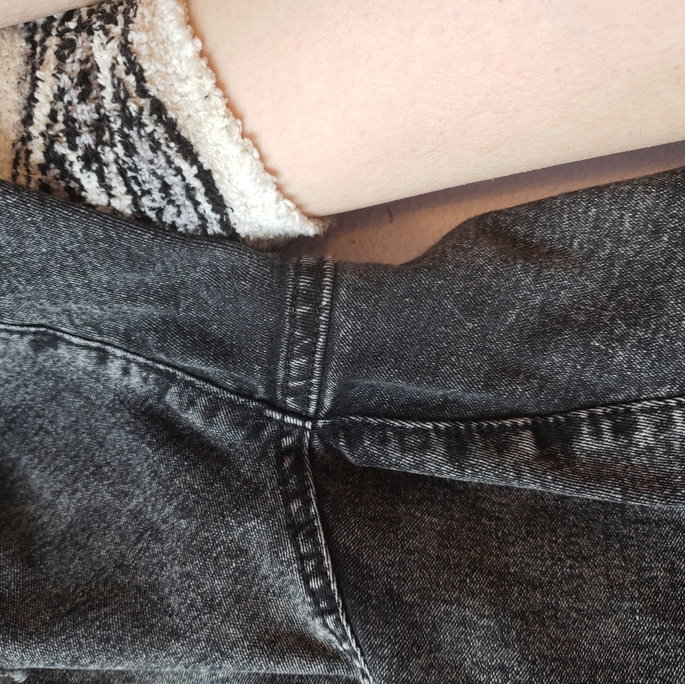 Shorts - Picture 8 of 8